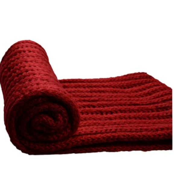 Wine colored Infinity Scarf Chunky Knit Cable Knit - Picture 2 of 4